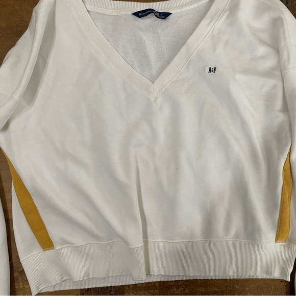 Abercrombie & Fitch Women Sweatshirt Large  Soft V Neck Pullover White Yellow - Picture 2 of 8